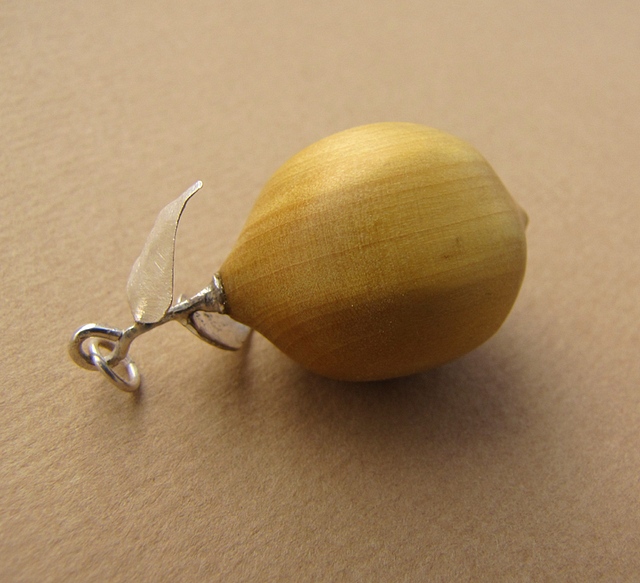 Lemon Pendant Piquia Amerello Wood with Silver