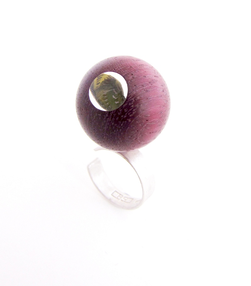 Contemporary Ring Purpleheart Sphere with Emerald Nerite magnified